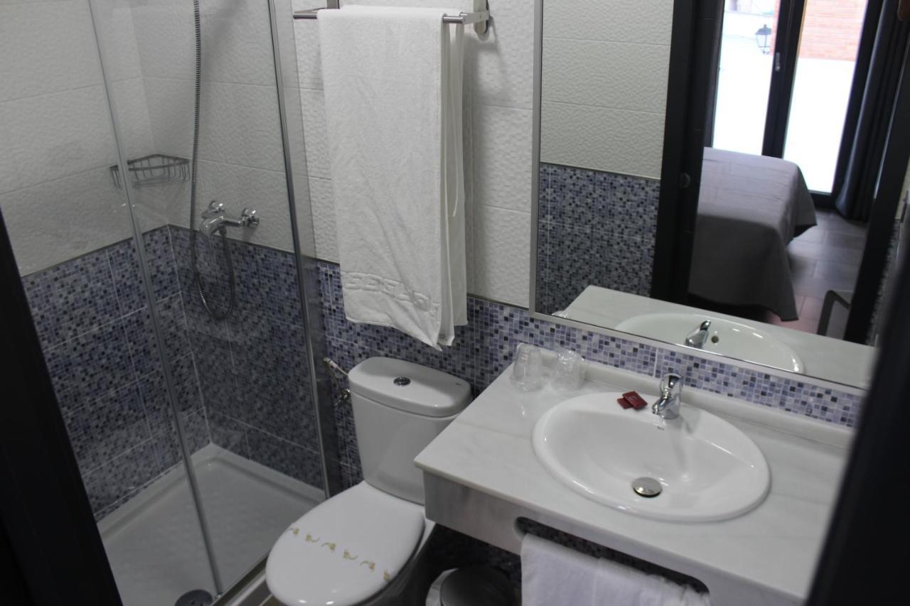 Hostal Maria Jose Кониль-де-ла-Фронтера Экстерьер фото