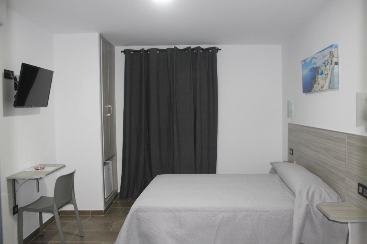 Hostal Maria Jose Кониль-де-ла-Фронтера Экстерьер фото