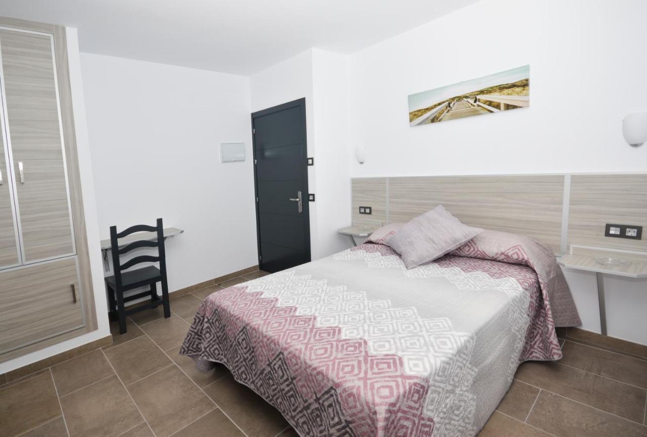 Hostal Maria Jose Кониль-де-ла-Фронтера Экстерьер фото