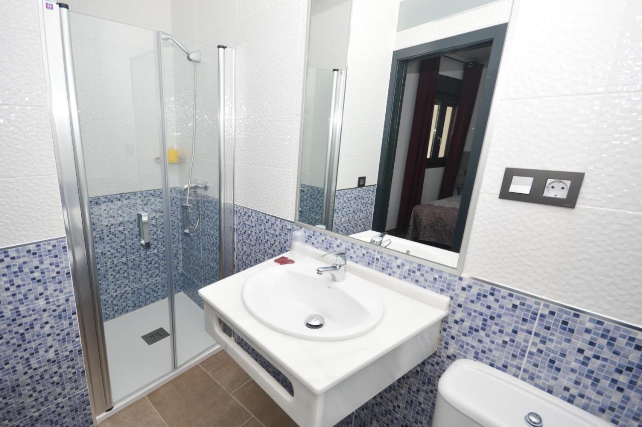 Hostal Maria Jose Кониль-де-ла-Фронтера Экстерьер фото