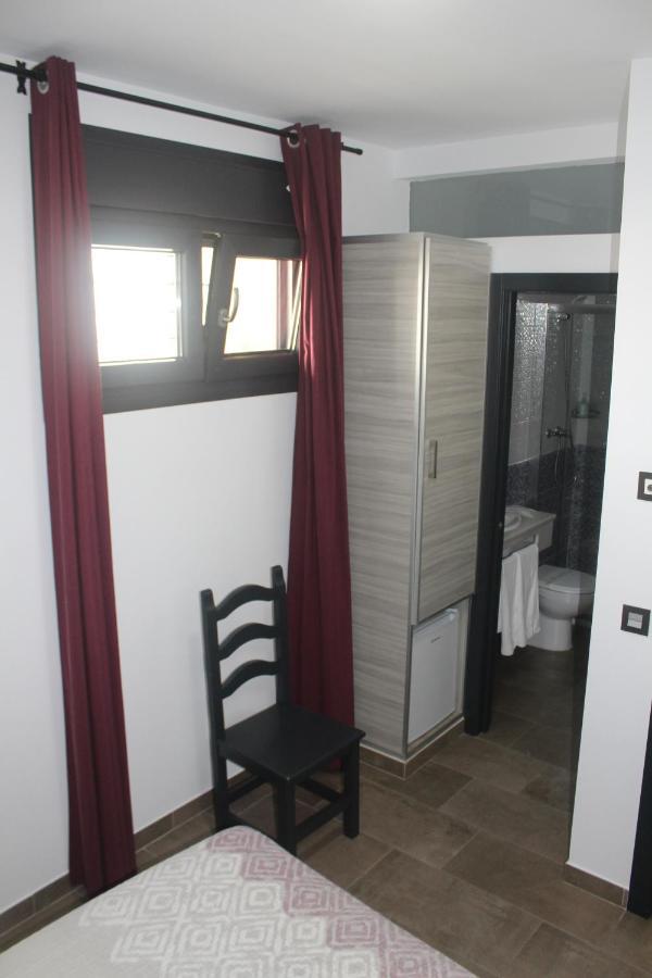 Hostal Maria Jose Кониль-де-ла-Фронтера Экстерьер фото