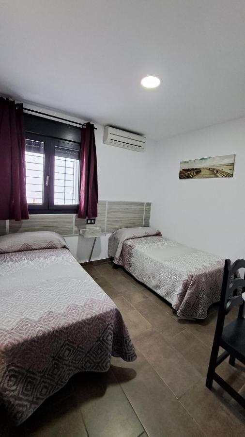 Hostal Maria Jose Кониль-де-ла-Фронтера Экстерьер фото