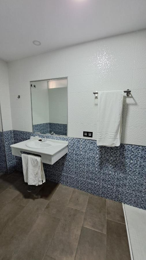 Hostal Maria Jose Кониль-де-ла-Фронтера Экстерьер фото