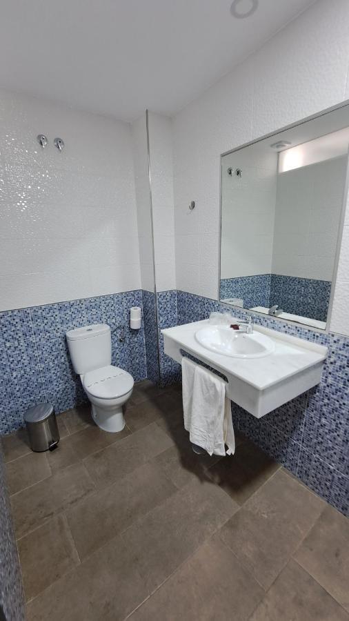 Hostal Maria Jose Кониль-де-ла-Фронтера Экстерьер фото