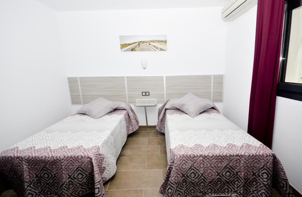Hostal Maria Jose Кониль-де-ла-Фронтера Экстерьер фото