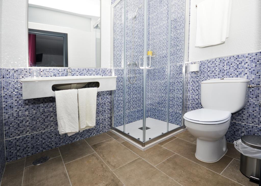 Hostal Maria Jose Кониль-де-ла-Фронтера Экстерьер фото