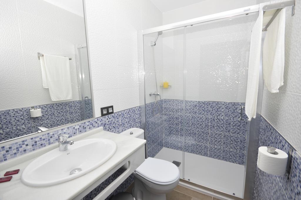 Hostal Maria Jose Кониль-де-ла-Фронтера Экстерьер фото
