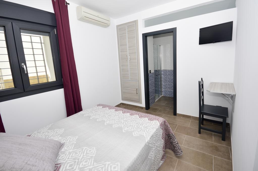 Hostal Maria Jose Кониль-де-ла-Фронтера Экстерьер фото