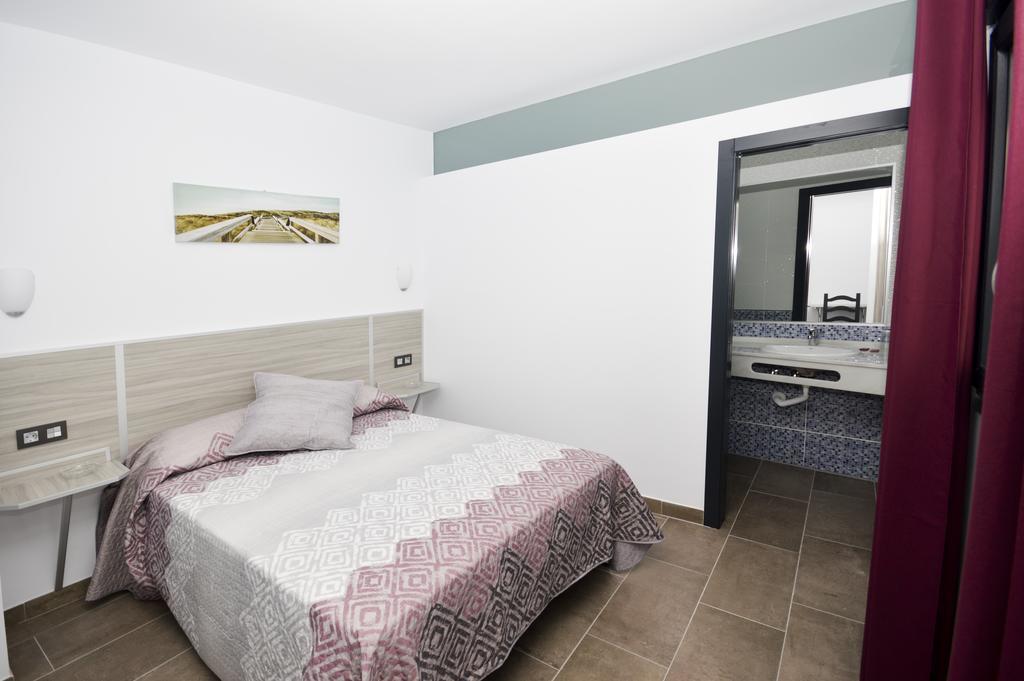 Hostal Maria Jose Кониль-де-ла-Фронтера Экстерьер фото